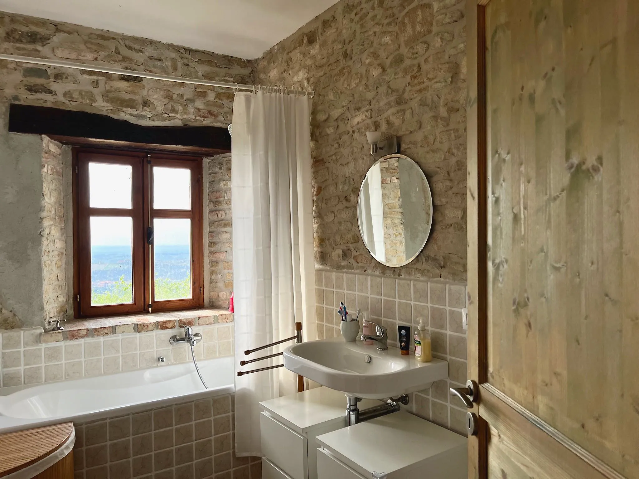 Bagno completo con doccia-vasca